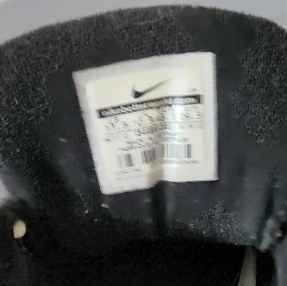 USED MENS NIKE MAXAIR SNEAKERS